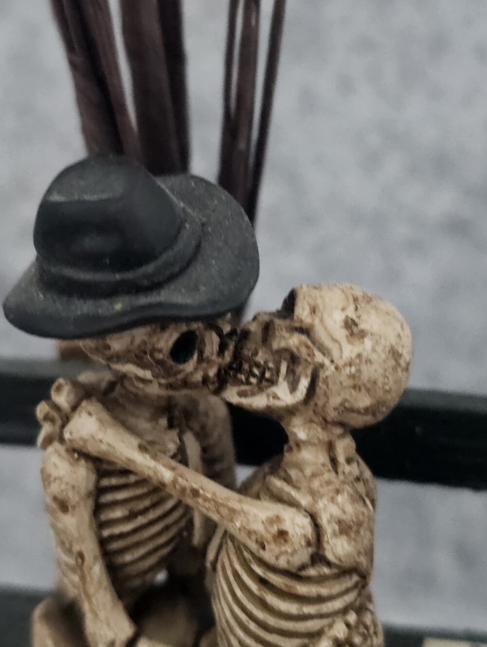Dept 56 Village Halloween Lot: Kiss of Death, Is This Seat Taken, Rest in Pieces - Picture 4 of 16